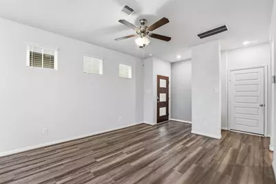 5507 Cuerta Street, Houston, TX 77023 - Photo 8