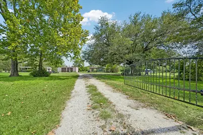 920 Crosby Dayton Road, Crosby, TX 77532 - Photo 2
