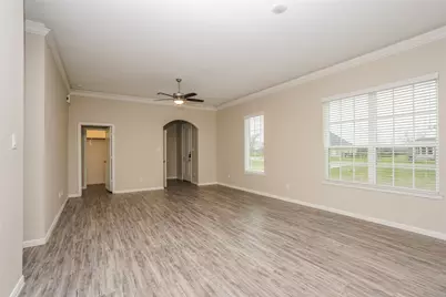 651 Lakeland Circle, Rosharon, TX 77583 - Photo 4
