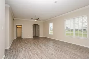 651 Lakeland Cir, Rosharon, TX 77583 - Photo 4
