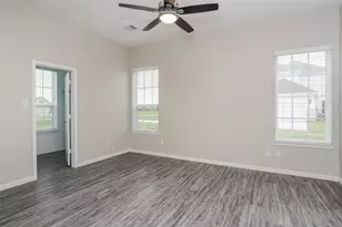 651 Lakeland Cir, Rosharon, TX 77583 - Photo 6