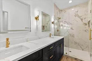 8323 Observatory St, Houston, TX 77088 - Photo 12