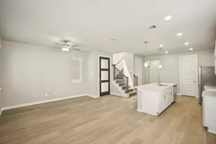 4214 Farm Holw St, Houston, TX 77080 - Photo 4