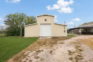 542 16th St, San Leon, TX 77539 - Photo 36