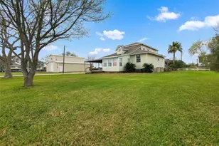 542 16th St, San Leon, TX 77539 - Photo 1
