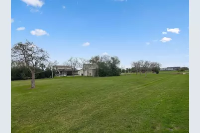 542 16th Street, San Leon, TX 77539 - Photo 2