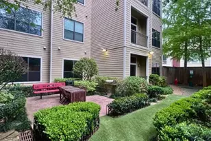 306 McGowen St, Houston, TX 77006 - Photo 14