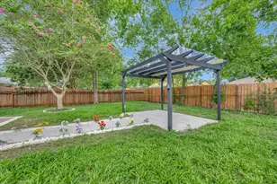 910 Beachcomber Ln, Houston, TX 77062 - Photo 6