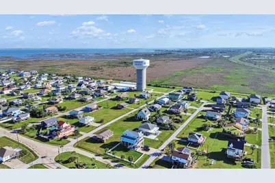 16527 Lewis Scott Road, Jamaica Beach, TX 77554 - Photo 12