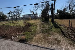 5112 Baton Rouge St, Houston, TX 77028 - Photo 1