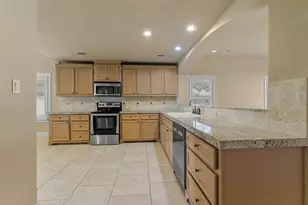 108 Harbour Town Dr, Conroe, TX 77356 - Photo 6