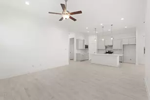 11820 S Pavillion Dr, Mont Belvieu, TX 77523 - Photo 12