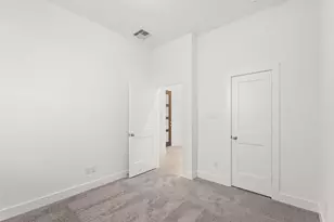 11820 S Pavillion Dr, Mont Belvieu, TX 77523 - Photo 6