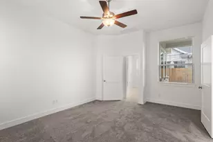 11820 S Pavillion Dr, Mont Belvieu, TX 77523 - Photo 18