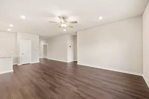 1923 Stargazer Ln, Angleton, TX 77515 - Photo 10