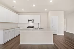 1923 Stargazer Ln, Angleton, TX 77515 - Photo 4