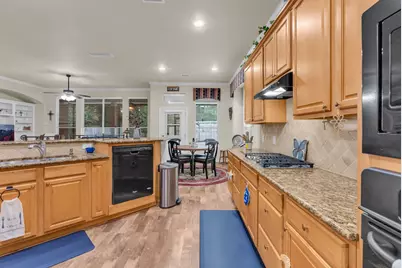 2 Marlowe Way, Conroe, TX 77384 - Photo 16