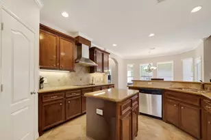 4402 Park Bend Dr, Baytown, TX 77521 - Photo 18