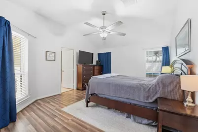 5727 Manor Forest Drive, Kingwood, TX 77339 - Photo 22