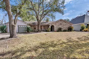 8 Shadowood St, Conroe, TX 77304 - Photo 1