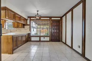 8 Shadowood St, Conroe, TX 77304 - Photo 10