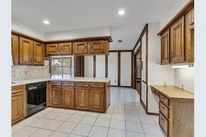 8 Shadowood Street, Conroe, TX 77304 - Photo 14