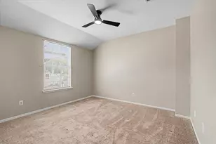 794 Thicket Ln, Houston, TX 77079 - Photo 32