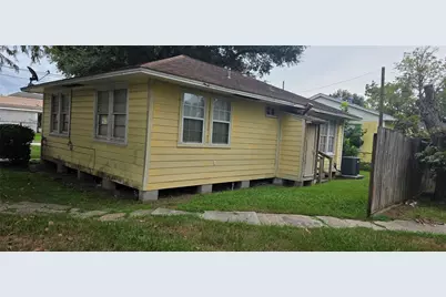 809 N Avenue D, Humble, TX 77338 - Photo 2