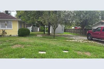 809 N Avenue D, Humble, TX 77338 - Photo 4