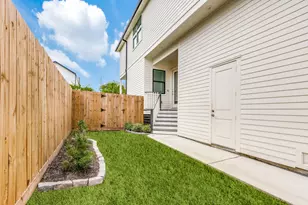 728 E 38th St, Houston, TX 77022 - Photo 18