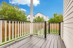 728 E 38th St, Houston, TX 77022 - Photo 16