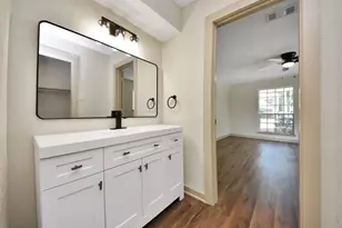 5731 Lodge Creek Dr, Houston, TX 77066 - Photo 16