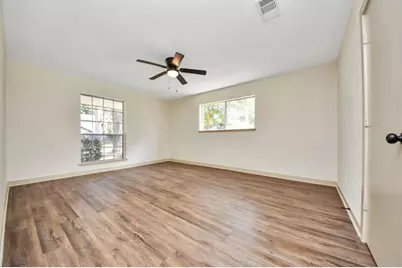 5731 Lodge Creek Drive, Houston, TX 77066 - Photo 14