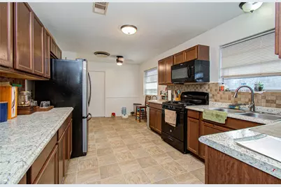 1710 W 11th Street, Freeport, TX 77541 - Photo 14