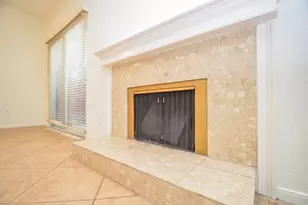 2100 Tanglewilde St, Houston, TX 77063 - Photo 10