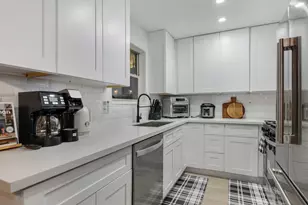 5819 Chrystell Ln, Houston, TX 77092 - Photo 10