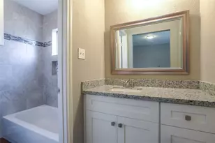 11402 Brook Meadows Ln, Meadows Place, TX 77477 - Photo 6