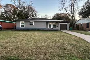 2717 Katherine St, La Marque, TX 77568 - Photo 1