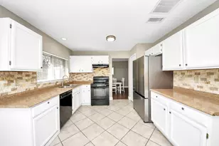 9611 Cleveland Bay Ct, Houston, TX 77065 - Photo 12