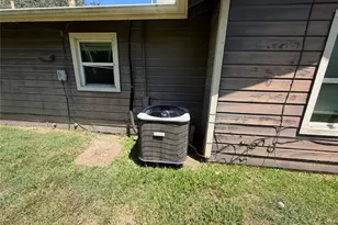 2631 N Camp Cir, La Marque, TX 77568 - Photo 16