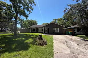 2631 N Camp Cir, La Marque, TX 77568 - Photo 1