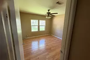 2631 N Camp Cir, La Marque, TX 77568 - Photo 6