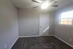 10101 Rebel Rd, Houston, TX 77016 - Photo 8