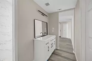 1360 Essex St, San Antonio, TX 78210 - Photo 18