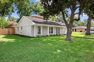 5026 Saxon Dr, Houston, TX 77092 - Photo 32