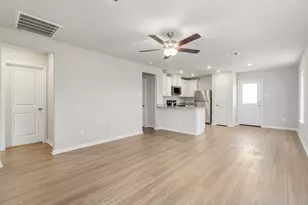 8208 Sunberry Shadow Dr, Houston, TX 77016 - Photo 2