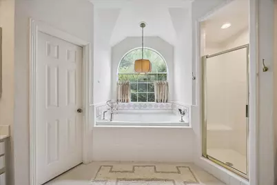 5591 Beverlyhill Street, Houston, TX 77056 - Photo 14