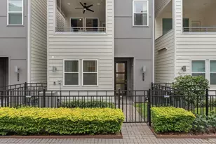 2727 Clinton Dr, Houston, TX 77020 - Photo 2