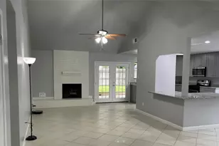 2302 E Shannon St, Deer Park, TX 77536 - Photo 4