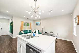 210 Garrotsville St, Houston, TX 77022 - Photo 20